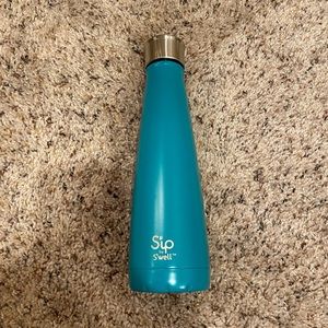 🌼 3/15 Sip by s’well water bottle